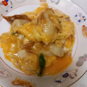 たまねぎとちくわの卵とじ