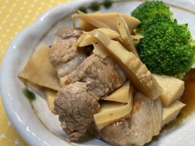 たけのこと豚バラの炊いたん