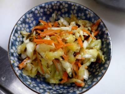 春キャベツと塩昆布のごま油あえ