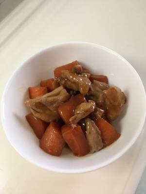 春にんじんと鶏肉の甘辛煮