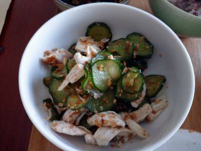 きゅうりとささ身のごまあえ