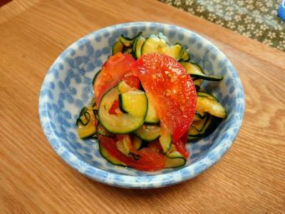 ズッキーニとトマトのあえ物