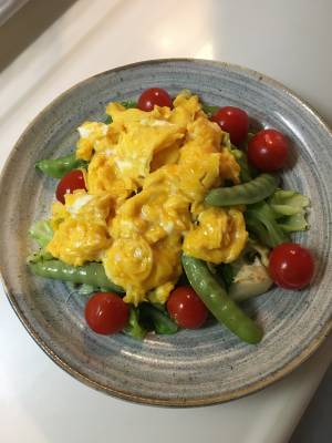 春キャベツとふんわり卵の彩り炒め