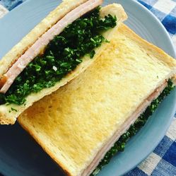 ハムマーマレードとパセリサンド