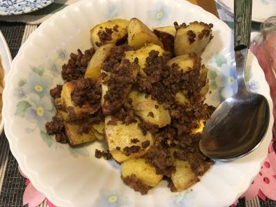新じゃがとひき肉のカレー炒め