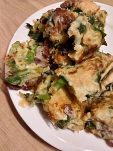 にらと豚肉、キムチのチヂミ