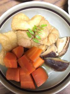 春にんじんと干ししいたけとお揚げの炊いたん