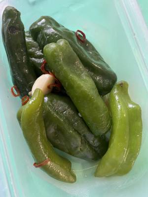 丸ごとピーマンのピリ辛蒸し