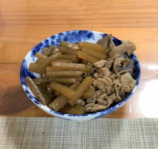 ふきと豚バラ肉の煮物