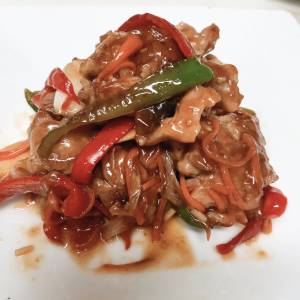 ピーマンと豚肉の黒酢炒め