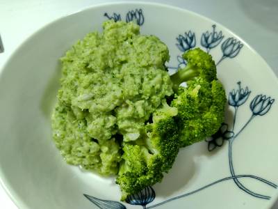 ブロッコリーのやわらか煮 アンチョビとにんにくのソース