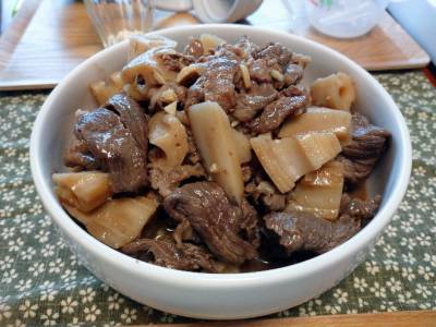 れんこんと牛肉の黒酢煮