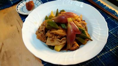 みょうがと豚肉の黒酢炒め