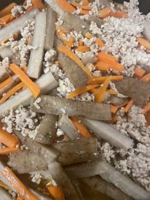 ごぼうと鶏の梅ぇ煮