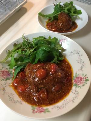 ハンバーグのトマト煮込み