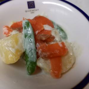 新じゃがのチーズクリーム煮