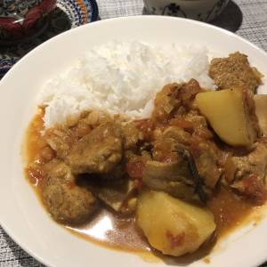 新じゃがいもとたけのこのチキンカレー