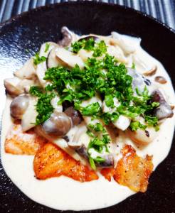 生ざけのソテーきのこクリームソース