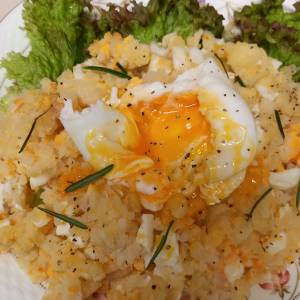 ポーチドエッグのポテトサラダ