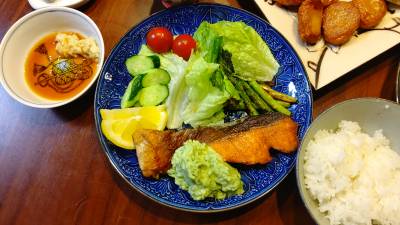 さけのムニエル グリーンマヨソース