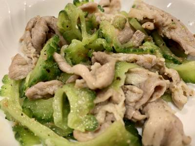 ゴーヤーと豚こまの塩炒め