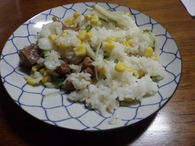 焼き鳥缶とコーン缶の混ぜずし