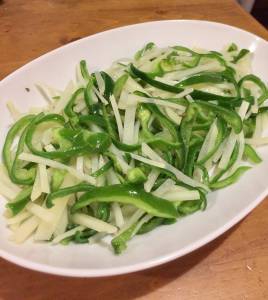 じゃがいもとピーマンのシャキシャキ炒め