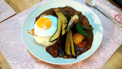 鶏肉のチョコレートソース