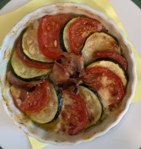 生ハムとズッキーニの重ね焼き