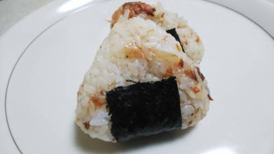 梅おかかのおにぎり