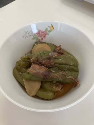 丸ごとピーマンのくったり煮