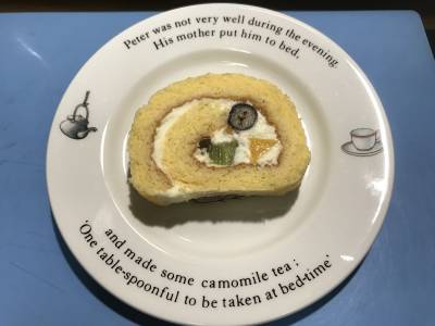 フルーツフルーツロールケーキ