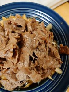 たっぷりたまねぎの牛肉ソテーのせ　