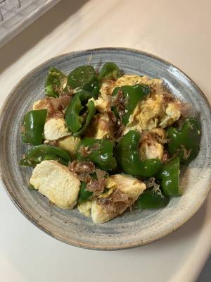 豆腐とピーマンのチャンプルー
