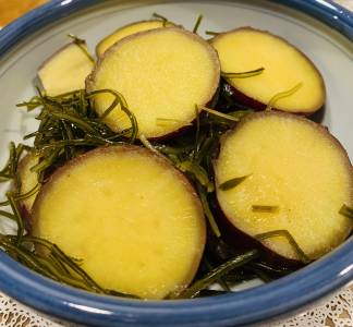 さつまいもと切り昆布の煮物