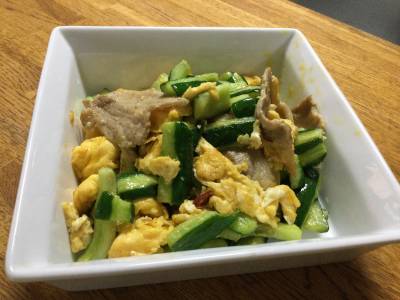 きゅうりと豚肉の卵炒め