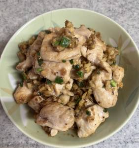 鶏のみそナッツあえ