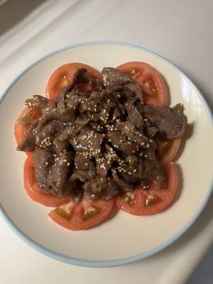 フレッシュトマトの甘辛牛のっけ