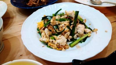 豆腐と豚バラ、にらのチャンプルー