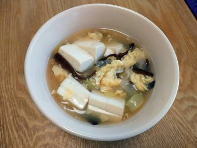 きくらげと豆腐の酸辣湯風