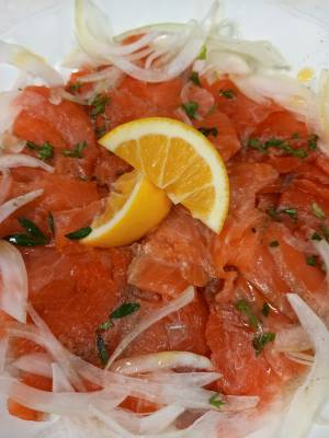 お刺身サーモンのマリネサラダ