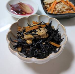 ひじきと油揚げの炒め煮