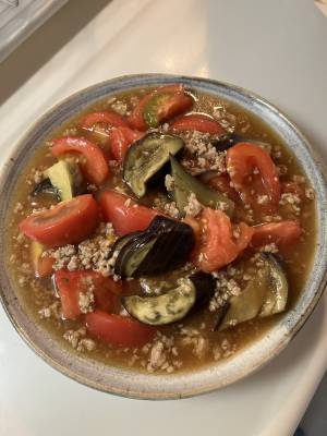 どっさりトマトとなすのそぼろ煮