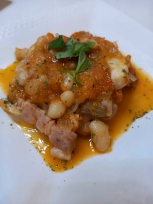 鶏肉の白ワイン煮込み