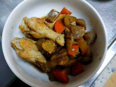 鶏手羽と大根のオイスターソース煮