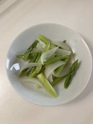 アスパラガスとたまねぎのグラッセ