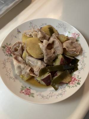 さつまいもと豚バラの煮物