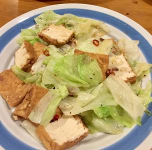 キャベツと厚揚げのピリ辛炒め