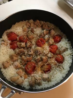 こしょう豚のスパイス炊き込みご飯