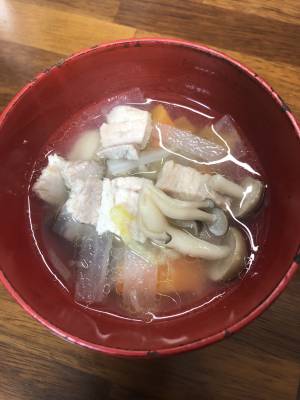 ゆで豚と大根のスープ